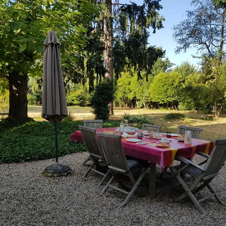 Le Verger Moulins Guest house *