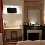 Le Verger Moulins בית הארחה 3*